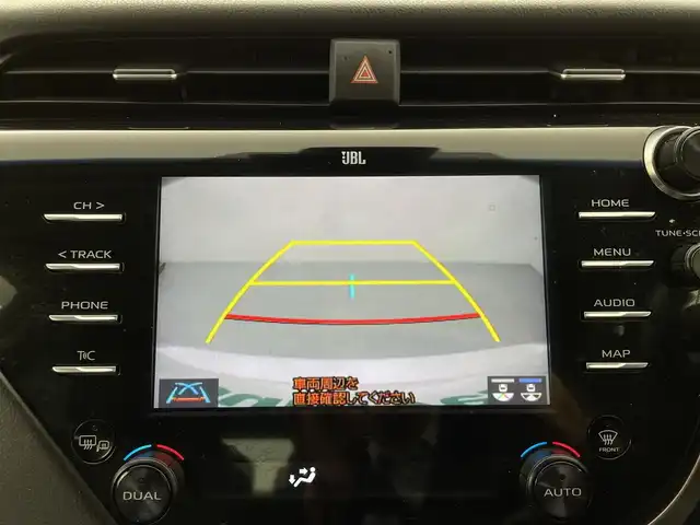 トヨタ カムリ WSレザーパッケージ 群馬県 2020(令2)年 10.7万km プラチナホワイトパールマイカ AC100V/CD/DVDプレーヤー/純正８インチディスプレイナビ/・JBLプレミアムサウンドシステム/・フルセグTV/Apple CarPlay/Android Auto/・AM/FM/Bluetooth/USB/Miracast//＝＝＝＝＝＝＝/Toyota Safety Sense/・プリクラッシュセーフティ/・レーンディパーチャーアラート/・オートマチックハイビーム/・レーダークルーズコントロール/インテリジェントクリアランスソナー/カラーヘッドアップディスプレイ/ブラインドスポットモニター/リヤクロストラフィックオートブレーキ/車両接近通報装置/パドルシフト/前席パワーシート/シートヒーター