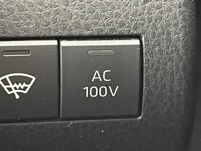 トヨタ カムリ WSレザーパッケージ 群馬県 2020(令2)年 10.7万km プラチナホワイトパールマイカ AC100V/CD/DVDプレーヤー/純正８インチディスプレイナビ/・JBLプレミアムサウンドシステム/・フルセグTV/Apple CarPlay/Android Auto/・AM/FM/Bluetooth/USB/Miracast//＝＝＝＝＝＝＝/Toyota Safety Sense/・プリクラッシュセーフティ/・レーンディパーチャーアラート/・オートマチックハイビーム/・レーダークルーズコントロール/インテリジェントクリアランスソナー/カラーヘッドアップディスプレイ/ブラインドスポットモニター/リヤクロストラフィックオートブレーキ/車両接近通報装置/パドルシフト/前席パワーシート/シートヒーター