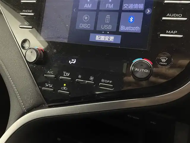 トヨタ カムリ WSレザーパッケージ 群馬県 2020(令2)年 10.7万km プラチナホワイトパールマイカ AC100V/CD/DVDプレーヤー/純正８インチディスプレイナビ/・JBLプレミアムサウンドシステム/・フルセグTV/Apple CarPlay/Android Auto/・AM/FM/Bluetooth/USB/Miracast//＝＝＝＝＝＝＝/Toyota Safety Sense/・プリクラッシュセーフティ/・レーンディパーチャーアラート/・オートマチックハイビーム/・レーダークルーズコントロール/インテリジェントクリアランスソナー/カラーヘッドアップディスプレイ/ブラインドスポットモニター/リヤクロストラフィックオートブレーキ/車両接近通報装置/パドルシフト/前席パワーシート/シートヒーター