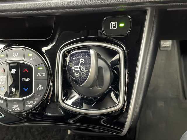 トヨタ ヴォクシー ハイブリッド ZS 煌Ⅱ 茨城県 2020(令2)年 5.9万km ブラッキッシュアゲハガラスフレーク 11インチナビ/フルセグTV/バックモニター/両側電動スライドドア/LEDライト/ETC/前後ドライブレコーダー/アダプティブクルーズコントロール/シートヒーター（D＋N席）/衝突軽減ブレーキ/横滑り防止機能/レーンキープアシスト/プッシュスタート/スマートキー