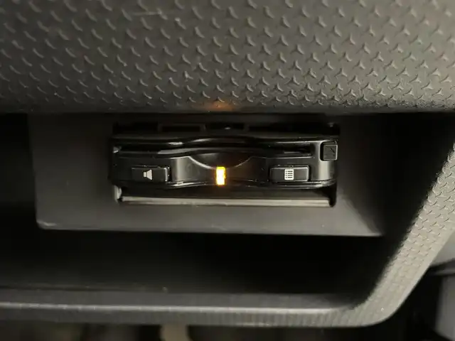 スズキ ハスラー G 兵庫県 2015(平27)年 7.9万km クリスタルホワイトパール/ブラック2トーン ・社外SDナビ/・ワンセグTV/・DVD再生可能/・バックカメラ/・ETC/・シートヒーターD席のみ/・衝突軽減ブレーキ/・アイドリングストップ/・横滑り防止装置/・スマートキー/・プッシュスタート/・社外フロアマット/・ドアバイザー