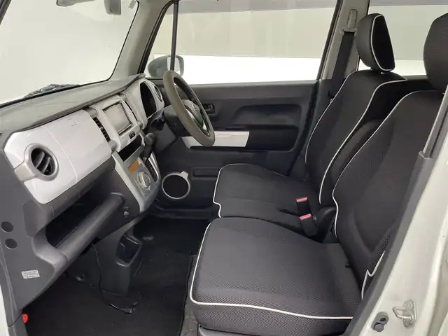 スズキ ハスラー G 兵庫県 2015(平27)年 7.9万km クリスタルホワイトパール/ブラック2トーン ・社外SDナビ/・ワンセグTV/・DVD再生可能/・バックカメラ/・ETC/・シートヒーターD席のみ/・衝突軽減ブレーキ/・アイドリングストップ/・横滑り防止装置/・スマートキー/・プッシュスタート/・社外フロアマット/・ドアバイザー