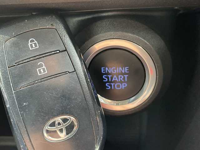 トヨタ ハリアー S 愛知県 2022(令4)年 3.5万km スレートグレーメタリック トヨタセーフティセンス/純正8型ディスプレイオーディオナビ/レーダークルーズコントロール/バックカメラ/コーナーセンサー/純正アルミホイール/ＥＴＣ/レーンキープアシスト/ドライブレコーダー/オートマチックハイビーム/衝突軽減システム/フルセグ/Bluetooth/ステアリングスイッチ/スマートキー/プッシュスタート