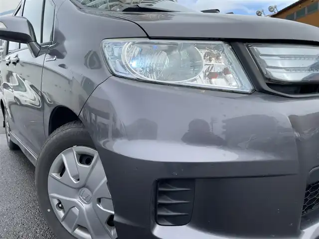 ホンダ フリード スパイク ハイブリット 静岡県 2013(平25)年 8万km モダンスティールM ワンオーナー/前後方向ドライブレコーダー/純正メモリナビ/・SD/USB/CD/DVD/バックカメラ/両側スライドドア/ステアリングリモコン/オートライト/ＥＴＣ/キーレス/純正ゴムマット/純正ＨＩＤヘッドライト/新車時保証書/取扱説明書