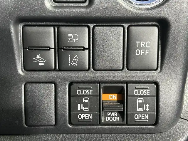 トヨタ ヴォクシー ハイブリッド ZS 煌Ⅱ 佐賀県 2019(令1)年 5.1万km ブラック 純正ディーラー10インチナビ/バックモニター/フルセグテレビ/CD/DVD/BT/SD/FM.AM/プリクラッシュセーフティ/レーンディパーチャーアラート/オートハイビーム/クルーズコントロール/前後ドライブレコーダー/社外シートカバー/ビルトインETC2.0/ステアリングスイッチ/保証書/取扱説明書