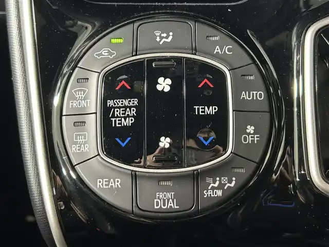 トヨタ ヴォクシー ハイブリッド ZS 煌Ⅱ 佐賀県 2019(令1)年 5.1万km ブラック 純正ディーラー10インチナビ/バックモニター/フルセグテレビ/CD/DVD/BT/SD/FM.AM/プリクラッシュセーフティ/レーンディパーチャーアラート/オートハイビーム/クルーズコントロール/前後ドライブレコーダー/社外シートカバー/ビルトインETC2.0/ステアリングスイッチ/保証書/取扱説明書