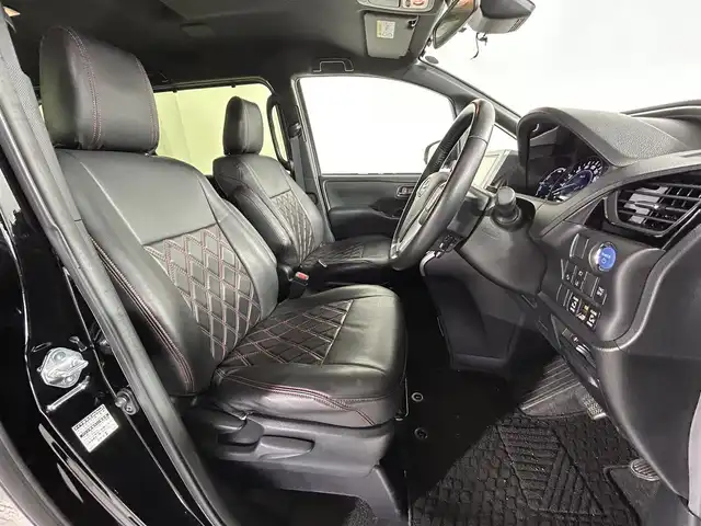 トヨタ ヴォクシー ハイブリッド ZS 煌Ⅱ 佐賀県 2019(令1)年 5.1万km ブラック 純正ディーラー10インチナビ/バックモニター/フルセグテレビ/CD/DVD/BT/SD/FM.AM/プリクラッシュセーフティ/レーンディパーチャーアラート/オートハイビーム/クルーズコントロール/前後ドライブレコーダー/社外シートカバー/ビルトインETC2.0/ステアリングスイッチ/保証書/取扱説明書