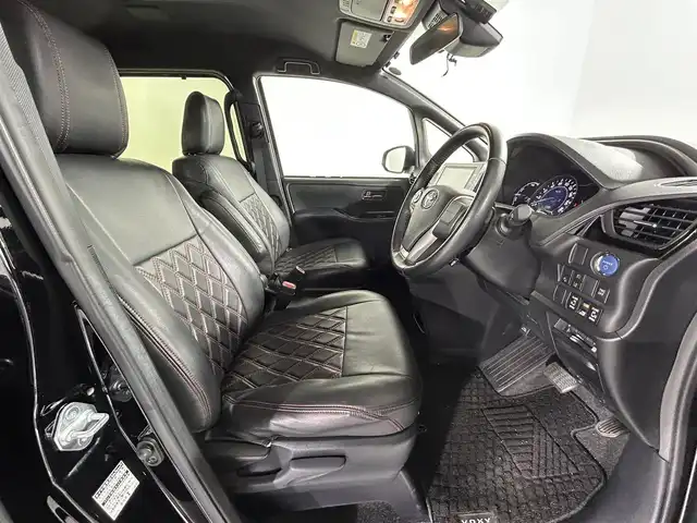 トヨタ ヴォクシー ハイブリッド ZS 煌Ⅱ 佐賀県 2019(令1)年 5.1万km ブラック 純正ディーラー10インチナビ/バックモニター/フルセグテレビ/CD/DVD/BT/SD/FM.AM/プリクラッシュセーフティ/レーンディパーチャーアラート/オートハイビーム/クルーズコントロール/前後ドライブレコーダー/社外シートカバー/ビルトインETC2.0/ステアリングスイッチ/保証書/取扱説明書