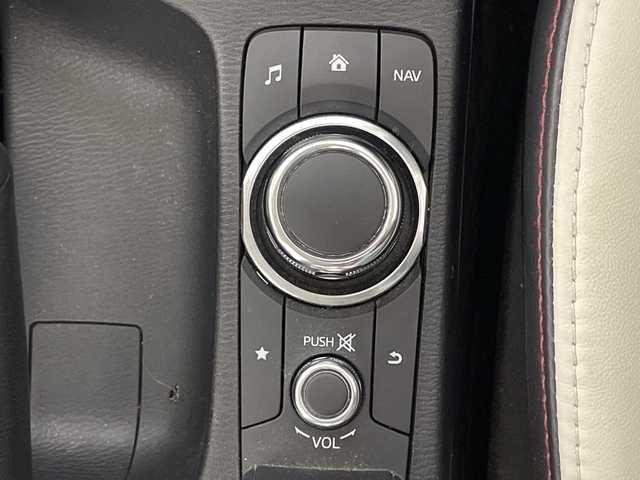 マツダ ＣＸ－３ XD Lパッケージ 神奈川県 2015(平27)年 2.1万km ディープクリスタルブルーマイカ ディーゼルターボ/BOSEプレミアムサウンドシステム/マツダコネクト/フルセグ CD DVD/Bluetooth　USB AM FM　AUX　AM FM/バックカメラ/ｉ－ＡＣＴＩＶＳＥＮＳＥ/マツダクルーズコントロール/ブラインドスポットモニタリング/スマートブレーキサポート/スマートシティブレーキサポート/AT誤発進抑制機能/車線逸脱警報/リアビークルモニタリング/ハイビームコントロール/AFS/アイドリングストップ/純正ビルトインETC/前方ドライブレコーダー/ハーフレザーシート/前席シートヒーター/革巻きステアリング/パドルシフト/プッシュスタート/スマートキー/LEDヘッドランプ/オートライト/純正リアスポイラー/純正18インチアルミホイール/スペアキー