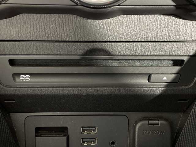 マツダ ＣＸ－３ XD Lパッケージ 神奈川県 2015(平27)年 2.1万km ディープクリスタルブルーマイカ ディーゼルターボ/BOSEプレミアムサウンドシステム/マツダコネクト/フルセグ CD DVD/Bluetooth　USB AM FM　AUX　AM FM/バックカメラ/ｉ－ＡＣＴＩＶＳＥＮＳＥ/マツダクルーズコントロール/ブラインドスポットモニタリング/スマートブレーキサポート/スマートシティブレーキサポート/AT誤発進抑制機能/車線逸脱警報/リアビークルモニタリング/ハイビームコントロール/AFS/アイドリングストップ/純正ビルトインETC/前方ドライブレコーダー/ハーフレザーシート/前席シートヒーター/革巻きステアリング/パドルシフト/プッシュスタート/スマートキー/LEDヘッドランプ/オートライト/純正リアスポイラー/純正18インチアルミホイール/スペアキー