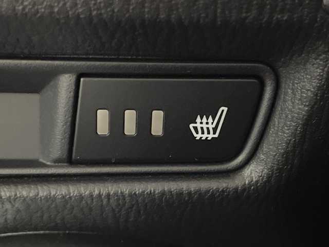 マツダ ＣＸ－３ XD Lパッケージ 神奈川県 2015(平27)年 2.1万km ディープクリスタルブルーマイカ ディーゼルターボ/BOSEプレミアムサウンドシステム/マツダコネクト/フルセグ CD DVD/Bluetooth　USB AM FM　AUX　AM FM/バックカメラ/ｉ－ＡＣＴＩＶＳＥＮＳＥ/マツダクルーズコントロール/ブラインドスポットモニタリング/スマートブレーキサポート/スマートシティブレーキサポート/AT誤発進抑制機能/車線逸脱警報/リアビークルモニタリング/ハイビームコントロール/AFS/アイドリングストップ/純正ビルトインETC/前方ドライブレコーダー/ハーフレザーシート/前席シートヒーター/革巻きステアリング/パドルシフト/プッシュスタート/スマートキー/LEDヘッドランプ/オートライト/純正リアスポイラー/純正18インチアルミホイール/スペアキー