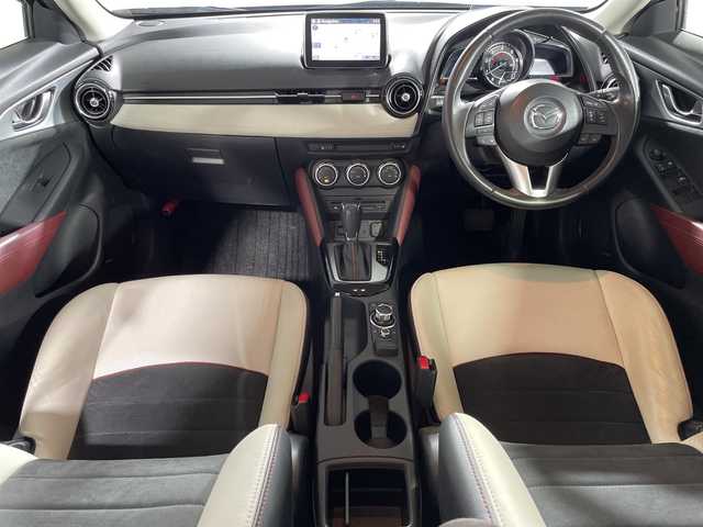 マツダ ＣＸ－３ XD Lパッケージ 神奈川県 2015(平27)年 2.1万km ディープクリスタルブルーマイカ ディーゼルターボ/BOSEプレミアムサウンドシステム/マツダコネクト/フルセグ CD DVD/Bluetooth　USB AM FM　AUX　AM FM/バックカメラ/ｉ－ＡＣＴＩＶＳＥＮＳＥ/マツダクルーズコントロール/ブラインドスポットモニタリング/スマートブレーキサポート/スマートシティブレーキサポート/AT誤発進抑制機能/車線逸脱警報/リアビークルモニタリング/ハイビームコントロール/AFS/アイドリングストップ/純正ビルトインETC/前方ドライブレコーダー/ハーフレザーシート/前席シートヒーター/革巻きステアリング/パドルシフト/プッシュスタート/スマートキー/LEDヘッドランプ/オートライト/純正リアスポイラー/純正18インチアルミホイール/スペアキー