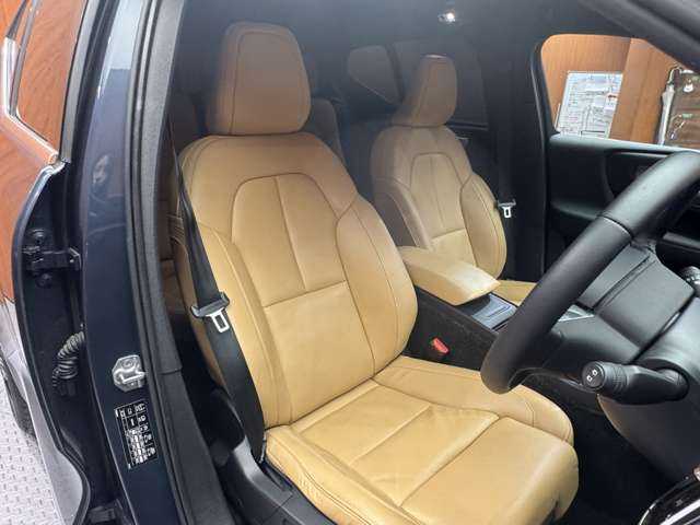 ボルボ ＸＣ４０ T5 AWD インスクリプション 千葉県 2018(平30)年 6.1万km デニムブルーメタリック パノラマＳＲ　/ｈａｒｍａｎｋａｒｄｏｎサウンド　/茶革　/ＡＣＣ　/ナビ　/ＴＶ　/３６０°　/Ｂｌｕｅｔｏｏｔｈ接続　/ＣａｒＰｌａｙ　/自動駐車　/シートＨ　/電動リアゲート　/衝突軽減Ｂ　/ＢＳＭ　/ＬＫＡ　/１オーナー