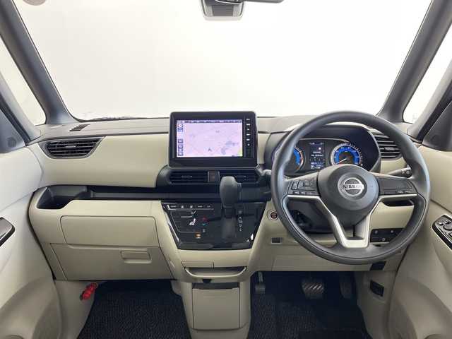 日産 ルークス X 茨城県 2023(令5)年 1.4万km フローズンバニラパール 純正９型ナビ　フルセグＴＶ　パノラミックビューモニター　片側パワースライドドア　アイドリングストップ　衝突軽減ブレーキ　純正フロアマット　コーナーセンサー　スマートキー　純正フロアマット　禁煙車