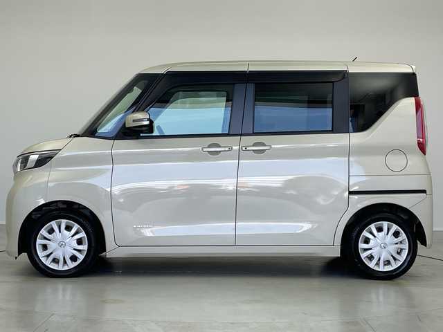 日産 ルークス X 茨城県 2023(令5)年 1.4万km フローズンバニラパール 純正９型ナビ　フルセグＴＶ　パノラミックビューモニター　片側パワースライドドア　アイドリングストップ　衝突軽減ブレーキ　純正フロアマット　コーナーセンサー　スマートキー　純正フロアマット　禁煙車