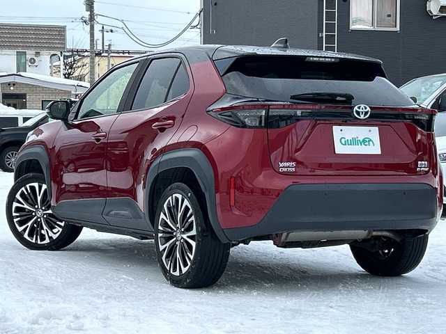 トヨタ ヤリスクロス ハイブリッド Z 道北・旭川 2021(令3)年 5.5万km ブラックマイカ/センシュアルレッドマイカ /寒冷地仕様//禁煙車//4WD//純正ディスプレイナビ/BT/USB/フルセグ//MOPトヨタチームメイト//MOPステアリングヒーター//MOPパノラミックビューモニター//MOPハンズフリーパワーバックドア//トヨタセーフティセンス/LTS/PCS/BSM/RCTA/PKSB/RSA/レーダークルーズコントロール/オートマチックハイビーム//オートライト//ミラーヒーター//前席シートヒーター//運転席パワーシート//ハーフレザー//ダウンヒルアシスト//LEDヘッドライト//フォグランプ//ステアリングスイッチ//ETC//純正フロアマット//保証書//取扱説明書