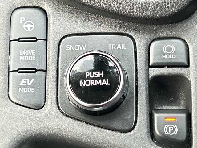 トヨタ ヤリスクロス ハイブリッド Z 道北・旭川 2021(令3)年 5.5万km ブラックマイカ/センシュアルレッドマイカ /寒冷地仕様//禁煙車//4WD//純正ディスプレイナビ/BT/USB/フルセグ//MOPトヨタチームメイト//MOPステアリングヒーター//MOPパノラミックビューモニター//MOPハンズフリーパワーバックドア//トヨタセーフティセンス/LTS/PCS/BSM/RCTA/PKSB/RSA/レーダークルーズコントロール/オートマチックハイビーム//オートライト//ミラーヒーター//前席シートヒーター//運転席パワーシート//ハーフレザー//ダウンヒルアシスト//LEDヘッドライト//フォグランプ//ステアリングスイッチ//ETC//純正フロアマット//保証書//取扱説明書