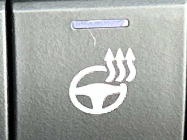 トヨタ ヤリスクロス ハイブリッド Z 道北・旭川 2021(令3)年 5.5万km ブラックマイカ/センシュアルレッドマイカ /寒冷地仕様//禁煙車//4WD//純正ディスプレイナビ/BT/USB/フルセグ//MOPトヨタチームメイト//MOPステアリングヒーター//MOPパノラミックビューモニター//MOPハンズフリーパワーバックドア//トヨタセーフティセンス/LTS/PCS/BSM/RCTA/PKSB/RSA/レーダークルーズコントロール/オートマチックハイビーム//オートライト//ミラーヒーター//前席シートヒーター//運転席パワーシート//ハーフレザー//ダウンヒルアシスト//LEDヘッドライト//フォグランプ//ステアリングスイッチ//ETC//純正フロアマット//保証書//取扱説明書