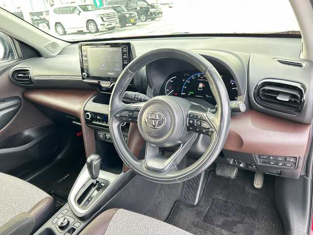 トヨタ ヤリスクロス ハイブリッド Z 道北・旭川 2021(令3)年 5.5万km ブラックマイカ/センシュアルレッドマイカ /寒冷地仕様//禁煙車//4WD//純正ディスプレイナビ/BT/USB/フルセグ//MOPトヨタチームメイト//MOPステアリングヒーター//MOPパノラミックビューモニター//MOPハンズフリーパワーバックドア//トヨタセーフティセンス/LTS/PCS/BSM/RCTA/PKSB/RSA/レーダークルーズコントロール/オートマチックハイビーム//オートライト//ミラーヒーター//前席シートヒーター//運転席パワーシート//ハーフレザー//ダウンヒルアシスト//LEDヘッドライト//フォグランプ//ステアリングスイッチ//ETC//純正フロアマット//保証書//取扱説明書