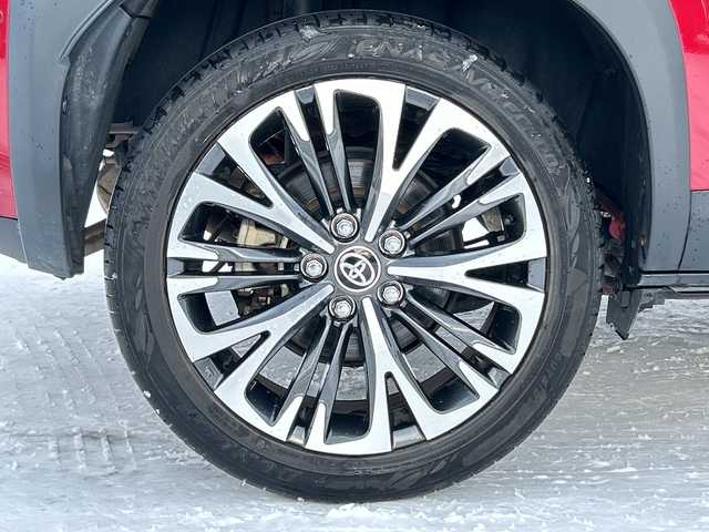 トヨタ ヤリスクロス ハイブリッド Z 道北・旭川 2021(令3)年 5.5万km ブラックマイカ/センシュアルレッドマイカ /寒冷地仕様//禁煙車//4WD//純正ディスプレイナビ/BT/USB/フルセグ//MOPトヨタチームメイト//MOPステアリングヒーター//MOPパノラミックビューモニター//MOPハンズフリーパワーバックドア//トヨタセーフティセンス/LTS/PCS/BSM/RCTA/PKSB/RSA/レーダークルーズコントロール/オートマチックハイビーム//オートライト//ミラーヒーター//前席シートヒーター//運転席パワーシート//ハーフレザー//ダウンヒルアシスト//LEDヘッドライト//フォグランプ//ステアリングスイッチ//ETC//純正フロアマット//保証書//取扱説明書