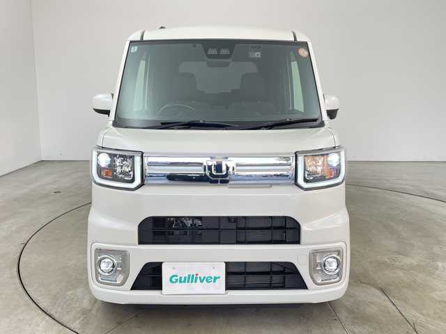 ダイハツ ウェイク G ターボ リミテッド SAⅢ 兵庫県 2020(令2)年 2.1万km パールホワイトⅢ ・純正8インチナビ/・フルセグ・BT・DVD・HDMI・USB/・全方位カメラ/・両側パワースライドドア/・ETC/・社外前方ドライブレコーダー/・スマートアシストIII/・衝突軽減ブレーキ/・レーンキープアシスト/・オートハイビーム/・誤発進抑制機能/・ステアリングスイッチ/・スマートキー/・プッシュスタート/・LEDヘッドライト/・フォグランプ/・オートライト/・社外マフラー/・純正16インチアルミホイール