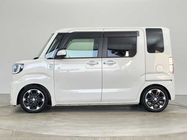 ダイハツ ウェイク G ターボ リミテッド SAⅢ 兵庫県 2020(令2)年 2.1万km パールホワイトⅢ ・純正8インチナビ/・フルセグ・BT・DVD・HDMI・USB/・全方位カメラ/・両側パワースライドドア/・ETC/・社外前方ドライブレコーダー/・スマートアシストIII/・衝突軽減ブレーキ/・レーンキープアシスト/・オートハイビーム/・誤発進抑制機能/・ステアリングスイッチ/・スマートキー/・プッシュスタート/・LEDヘッドライト/・フォグランプ/・オートライト/・社外マフラー/・純正16インチアルミホイール