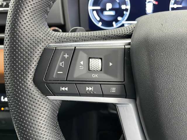 三菱 アウトランダー ＰＨＥＶ P 長野県 2022(令4)年 5.7万km ホワイトダイヤモンド 4WD/純正メモリーナビ/(フルセグ/Bluetooth/AppleCarPlay/USB)/マルチアラウンドモニター/衝突軽減ブレーキ/レーンキープアシスト/レーダークルーズコントロール/シートヒーター/ステアリングヒーター/パワーシート（D席メモリ付き）/パワーバックドア/BOSEサウンド/置くだけ充電/前後ドライブレコーダー/ETC2.0/ヘッドアップディスプレイ/LEDヘッドライト/オートライト/オートマチックハイビーム/横滑り防止装置/20インチ純正アルミホイール