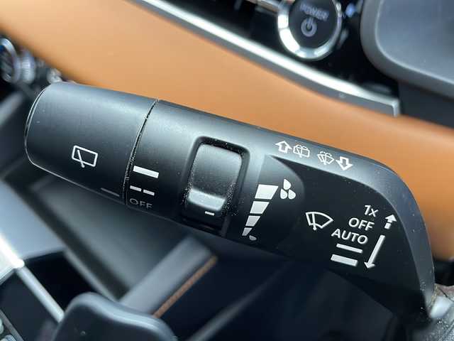 三菱 アウトランダー ＰＨＥＶ P 長野県 2022(令4)年 5.7万km ホワイトダイヤモンド 4WD/純正メモリーナビ/(フルセグ/Bluetooth/AppleCarPlay/USB)/マルチアラウンドモニター/衝突軽減ブレーキ/レーンキープアシスト/レーダークルーズコントロール/シートヒーター/ステアリングヒーター/パワーシート（D席メモリ付き）/パワーバックドア/BOSEサウンド/置くだけ充電/前後ドライブレコーダー/ETC2.0/ヘッドアップディスプレイ/LEDヘッドライト/オートライト/オートマチックハイビーム/横滑り防止装置/20インチ純正アルミホイール