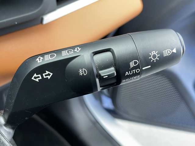 三菱 アウトランダー ＰＨＥＶ P 長野県 2022(令4)年 5.7万km ホワイトダイヤモンド 4WD/純正メモリーナビ/(フルセグ/Bluetooth/AppleCarPlay/USB)/マルチアラウンドモニター/衝突軽減ブレーキ/レーンキープアシスト/レーダークルーズコントロール/シートヒーター/ステアリングヒーター/パワーシート（D席メモリ付き）/パワーバックドア/BOSEサウンド/置くだけ充電/前後ドライブレコーダー/ETC2.0/ヘッドアップディスプレイ/LEDヘッドライト/オートライト/オートマチックハイビーム/横滑り防止装置/20インチ純正アルミホイール