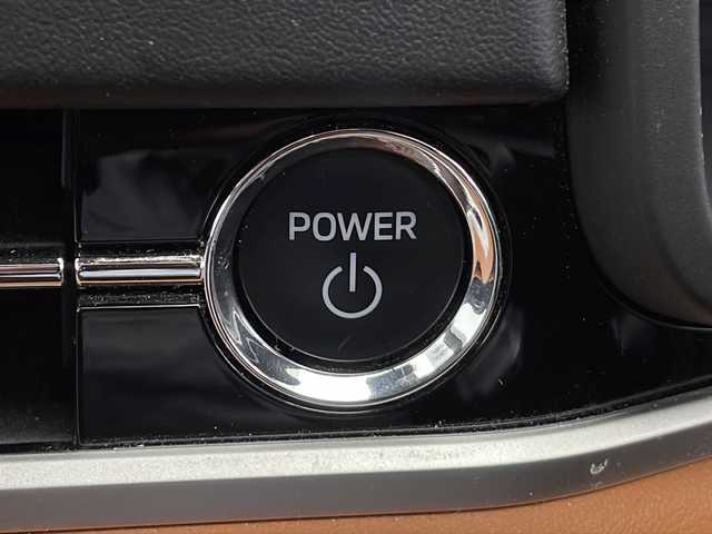 三菱 アウトランダー ＰＨＥＶ P 長野県 2022(令4)年 5.7万km ホワイトダイヤモンド 4WD/純正メモリーナビ/(フルセグ/Bluetooth/AppleCarPlay/USB)/マルチアラウンドモニター/衝突軽減ブレーキ/レーンキープアシスト/レーダークルーズコントロール/シートヒーター/ステアリングヒーター/パワーシート（D席メモリ付き）/パワーバックドア/BOSEサウンド/置くだけ充電/前後ドライブレコーダー/ETC2.0/ヘッドアップディスプレイ/LEDヘッドライト/オートライト/オートマチックハイビーム/横滑り防止装置/20インチ純正アルミホイール