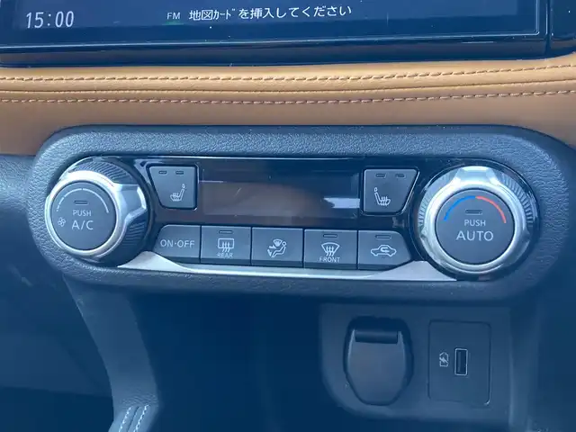 日産 キックス X ツートーンインテリアED 熊本県 2022(令4)年 5.4万km ピュアブラック 純正9インチメモリナビ/・AM/FM/CD/DVD/BT/SD/・フルセグTV/・アラウンドビューモニター/プロパイロット/エマージェンシーブレーキ/車線逸脱警報/車線逸脱防止支援/コーナーセンサー/ふらつき警報/オートハイビーム/革シート/・シートヒーター(D/N)/革巻きステアリング/・ステアリングヒーター/・ステアリングリモコン/インテリジェントルームミラー/純正ドライブレコーダー(前)/ETC2.0/AUTO HOLD/電子パーキング/LEDヘッドライト/・オートライト/・フォグランプ/プッシュスタート/スマートキー×2/純正17インチアルミホイール/純正フロアマット/純正ドアバイザー