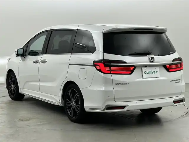 ホンダ オデッセイ ハイブリッド e:HEVアブソルート EX 福岡県 2021(令3)年 4.6万km プラチナホワイトパール 後席モニター　/純正ナビ　/全方位カメラ　/ＥＴＣ２．０　/ＡＣＣ　/コーナーセンサー　/衝突被害軽減ブレーキ　/レーンキープ　/ＢＳＭ　/パーキングアシスト　/両側電動スライドドア　/パワーバックドア　/Ｗエアコン　/ＬＥＤ