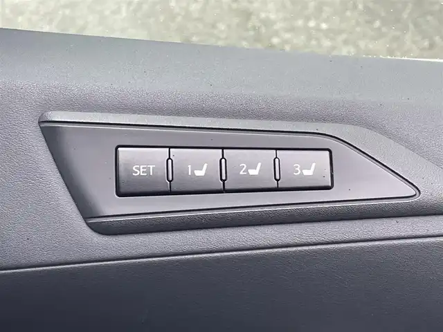 トヨタ ヴェルファイア ハイブリット ZR Gエディション 岩手県 2018(平30)年 4.8万km ホワイトパールクリスタルシャイン 4WD/フルエアロ（モデリスタ）/純正10インチナビ/前方ドライブレコーダー/純正フリップダウンモニター/トヨタセーフティーセンス/・レーントレーシングアシスト/・クリアランスソナー/・パーキングサポートブレーキ/・プリクラッシュセーフティー/・ロードサインアシスト/両側パワースライドドア/アダプティブクルーズコントロール/パワーバックドア/パワーシート/シートメモリー/全席シートヒーター/D/N席シートエアコン/ステアリングスイッチ/ステアリングヒーター/AC100V電源/デジタルインナーミラー/三眼LEDヘッドライト/LEDフォグランプ/オートライト/アダプティブハイビーム/LEDコーナリングランプ/LEDシーケンシャルターンランプ/AM/FM/CD/DVD/USB/HDMI/Bluetooth/ビルトインETC2.0/純正17インチアルミホイール/純正フロアマット/プッシュスタート/スマートキー/スペアキー/保証書/取扱説明書