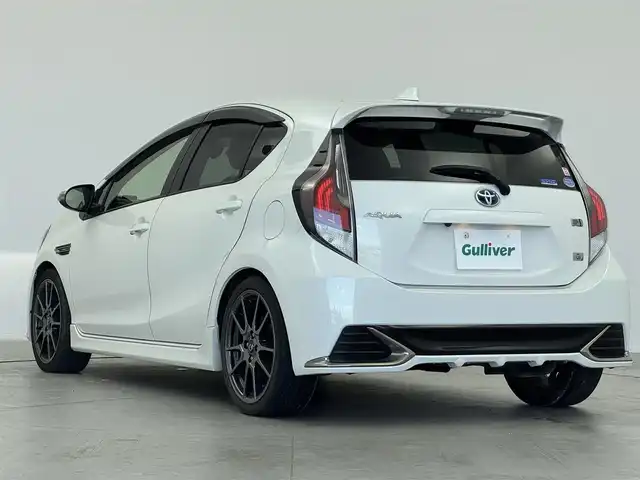 トヨタ アクア G G’s 愛知県 2016(平28)年 6.7万km ライムホワイトパールクリスタルシャイン 社外ナビ　/（フルセグ／ＢＴ／ＣＤ／ＤＶＤ）　/クルーズコントロール　/バックモニター　/衝突軽減システム　/レーンキープアシスト　/ハーフレザーシート　/前席シートヒーター　/ドライブレコーダー　/ETC　/純正AW