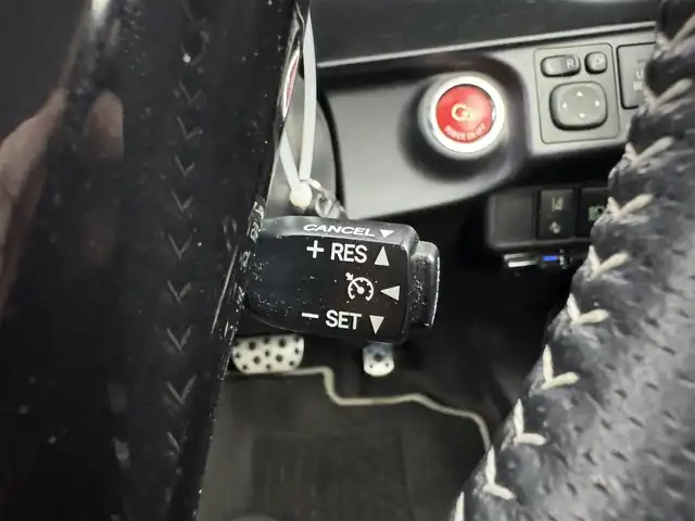 トヨタ アクア G G’s 愛知県 2016(平28)年 6.7万km ライムホワイトパールクリスタルシャイン 社外ナビ　/（フルセグ／ＢＴ／ＣＤ／ＤＶＤ）　/クルーズコントロール　/バックモニター　/衝突軽減システム　/レーンキープアシスト　/ハーフレザーシート　/前席シートヒーター　/ドライブレコーダー　/ETC　/純正AW