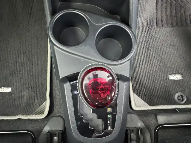 トヨタ アクア G G’s 愛知県 2016(平28)年 6.7万km ライムホワイトパールクリスタルシャイン 社外ナビ　/（フルセグ／ＢＴ／ＣＤ／ＤＶＤ）　/クルーズコントロール　/バックモニター　/衝突軽減システム　/レーンキープアシスト　/ハーフレザーシート　/前席シートヒーター　/ドライブレコーダー　/ETC　/純正AW
