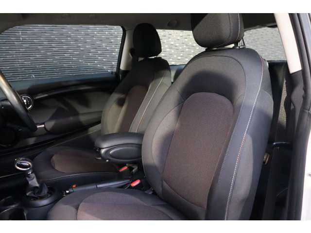 ＭＩＮＩ ミニ クーパー D 大分県 2020(令2)年 6.3万km ペッパー・ホワイト 保証書/取扱説明書/インテリジェントセーフティ/ユニオンジャックテールランプ/純正ナビ/Bluetooth/バックカメラ/オートライト/オートワイパー/純正15インチAW/純正フロアマット/ドライブレコーダー前後（ZDR035）/ETC
