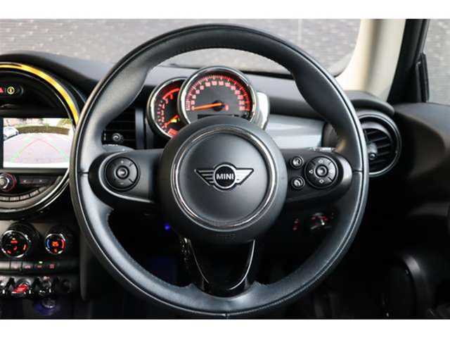 ＭＩＮＩ ミニ クーパー D 東京都 2020(令2)年 6.3万km ペッパー・ホワイト 保証書/取扱説明書/インテリジェントセーフティ/ユニオンジャックテールランプ/純正ナビ/Bluetooth/バックカメラ/オートライト/オートワイパー/純正15インチAW/純正フロアマット/ドライブレコーダー前後（ZDR035）/ETC