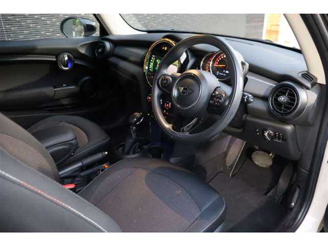 ＭＩＮＩ ミニ クーパー D 東京都 2020(令2)年 6.3万km ペッパー・ホワイト 保証書/取扱説明書/インテリジェントセーフティ/ユニオンジャックテールランプ/純正ナビ/Bluetooth/バックカメラ/オートライト/オートワイパー/純正15インチAW/純正フロアマット/ドライブレコーダー前後（ZDR035）/ETC