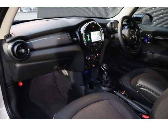 ＭＩＮＩ ミニ クーパー D 東京都 2020(令2)年 6.3万km ペッパー・ホワイト 保証書/取扱説明書/インテリジェントセーフティ/ユニオンジャックテールランプ/純正ナビ/Bluetooth/バックカメラ/オートライト/オートワイパー/純正15インチAW/純正フロアマット/ドライブレコーダー前後（ZDR035）/ETC