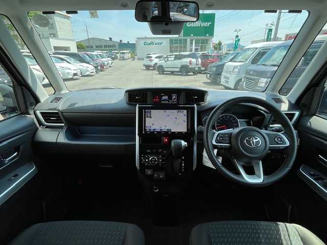 トヨタ ルーミー カスタムG－T 静岡県 2022(令4)年 2.4万km ブラックマイカメタリック ●純正ナビ/(フルセグ/CD/DVD/Bluetooth)/(NSZT-Y68T)/●全方位カメラ/●レーダークルーズコントロール/●衝突被害軽減システム/●レーンキープアシスト/●後方コーナーセンサー/●電動パーキングブレーキ/●オートブレーキホールド/●LEDライト&フォグランプ/●オートライト/●革巻きステアリング/●ステアリングスイッチ/●ETC/●両側パワースライド/●電動格納ウィンカーミラー/●WSRS+ABS/●純正１５インチアルミホイール