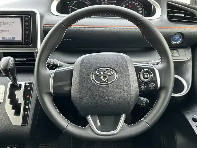 トヨタ シエンタ ハイブリッド G クエロ 静岡県 2019(令1)年 5.2万km ホワイトパールクリスタルシャイン 純正メモリナビ/（AM/FM/CD/DVD/BT)/フルセグTV/バックカメラ/両側パワースライドドア /クルーズコントロール/スマートキー/プッシュスタート/プリクラッシュ セーフティ/レーンキープアシスト/横滑り防止装置/ハーフレザーシート/ビルトインETC2.0/前後コーナーセンサー/パーキングサポートブレーキ/純正１５インチアルミホイール/前後型ドライブレコーダー/純正フロアマット/電格ミラー/ドアバイザー /取り扱い説明書
