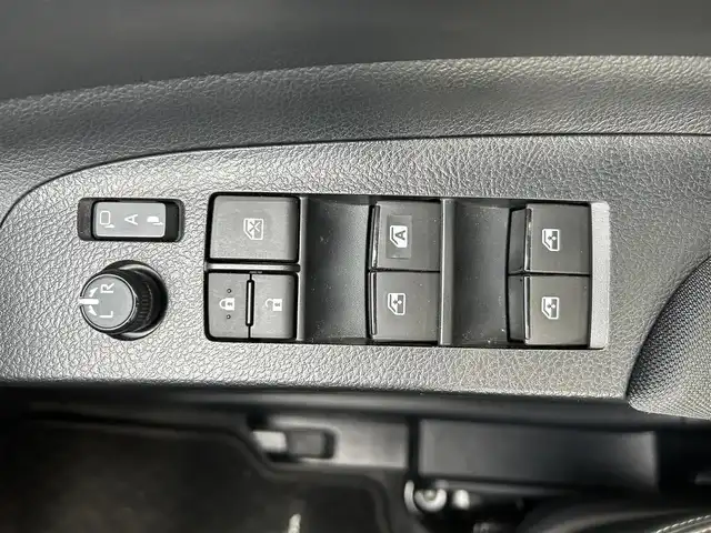 トヨタ シエンタ ハイブリッド G クエロ 静岡県 2019(令1)年 5.2万km ホワイトパールクリスタルシャイン 純正メモリナビ/（AM/FM/CD/DVD/BT)/フルセグTV/バックカメラ/両側パワースライドドア /クルーズコントロール/スマートキー/プッシュスタート/プリクラッシュ セーフティ/レーンキープアシスト/横滑り防止装置/ハーフレザーシート/ビルトインETC2.0/前後コーナーセンサー/パーキングサポートブレーキ/純正１５インチアルミホイール/前後型ドライブレコーダー/純正フロアマット/電格ミラー/ドアバイザー /取り扱い説明書