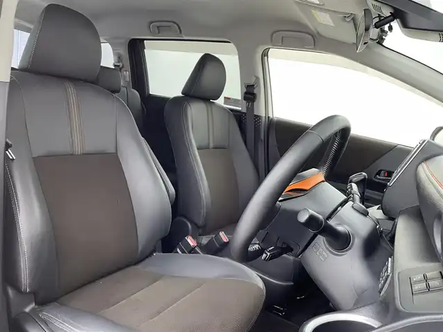 トヨタ シエンタ ハイブリッド G クエロ 大阪府 2019(令1)年 5.2万km ホワイトパールクリスタルシャイン トヨタセーフティセンス/　・衝突軽減ブレーキ/　・プリクラッシュセーフティ　PCS/　・レーンキープアシスト　LKA/　・クルーズコントロール/純正メモリナビ/　AM/FM/CD/DVD/Bluetooth/フルセグTV/バックカメラ/両側パワースライドドア /ハーフレザーシート/LEDオートライト/フォグランプ/スマートキー/プッシュスタート/ビルトインETC2.0/前後コーナーセンサー/パーキングサポートブレーキ/純正１５インチアルミホイール/純正フロアマット/電格ミラー/ドアバイザー