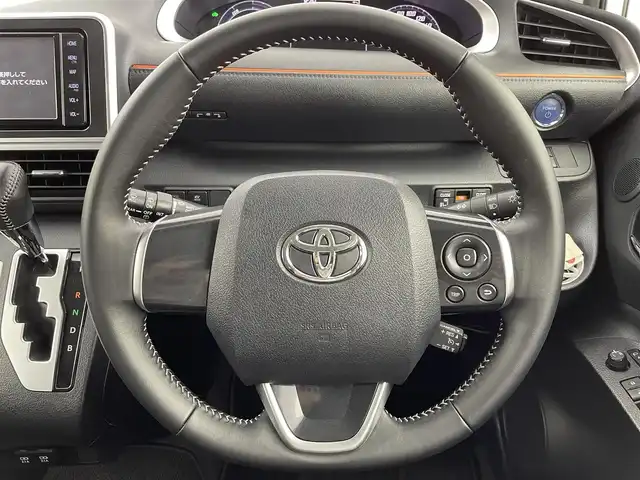 トヨタ シエンタ ハイブリッド G クエロ 大阪府 2019(令1)年 5.2万km ホワイトパールクリスタルシャイン トヨタセーフティセンス/　・衝突軽減ブレーキ/　・プリクラッシュセーフティ　PCS/　・レーンキープアシスト　LKA/　・クルーズコントロール/純正メモリナビ/　AM/FM/CD/DVD/Bluetooth/フルセグTV/バックカメラ/両側パワースライドドア /ハーフレザーシート/LEDオートライト/フォグランプ/スマートキー/プッシュスタート/ビルトインETC2.0/前後コーナーセンサー/パーキングサポートブレーキ/純正１５インチアルミホイール/純正フロアマット/電格ミラー/ドアバイザー