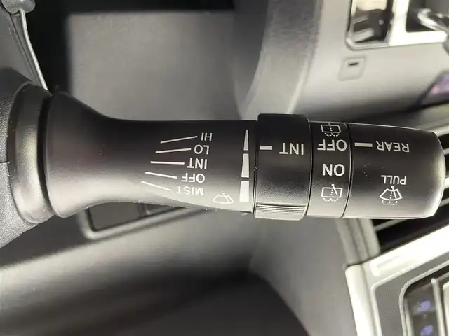 トヨタ シエンタ ハイブリッド G クエロ 大阪府 2019(令1)年 5.2万km ホワイトパールクリスタルシャイン トヨタセーフティセンス/　・衝突軽減ブレーキ/　・プリクラッシュセーフティ　PCS/　・レーンキープアシスト　LKA/　・クルーズコントロール/純正メモリナビ/　AM/FM/CD/DVD/Bluetooth/フルセグTV/バックカメラ/両側パワースライドドア /ハーフレザーシート/LEDオートライト/フォグランプ/スマートキー/プッシュスタート/ビルトインETC2.0/前後コーナーセンサー/パーキングサポートブレーキ/純正１５インチアルミホイール/純正フロアマット/電格ミラー/ドアバイザー