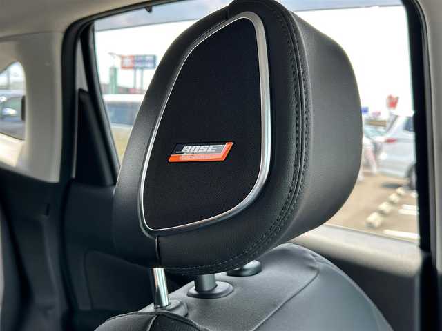 日産 オーラ G FOUR レザーエディション 宮城県 2024(令6)年 1.7万km ピュアホワイトパール 寒冷地仕様/・デアイサー/・LEDリアフォグランプ/コネクトナビゲーションシステム/・メモリーナビ/・9インチワイドディスプレイ/・地デジTV/・BOSEパーソナルプラスサウンドシステム/・USB電源ソケットタイプC(前席)/・ワイヤレス充電/・ETC2.0/・プロパイロット/・SOSコール/＝＝＝/4WD/インテリジェントエマージェンシーブレーキ/踏み間違い衝突防止アシスト/標識検知機能/前方衝突予測警報/車線逸脱警報/ふらつき警報/車線逸脱防止支援システム/エマージェンシーストップシグナル/後側方衝突防止支援システム/後側方車両検知警報/後退時車両検知機能/インテリジェントルームミラー/インテリジェントアラウンドビューモニター/純正ナビ/フルセグTV/Bluetooth/HDMI/USB/ドライブレコーダー/電動パーキングブレーキ/ブレーキホールド/本革シート/シートヒーター/ステアリングヒーター/アダプティブLEDヘッドランプ/フォグランプ/スマートキー/スペアキー有/純正17インチAW/純正フロアマット/取扱説明書/保証書