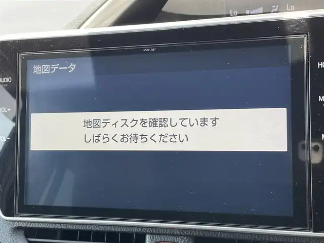 トヨタ ヴォクシー ハイブリッド ZS 煌 東京都 2019(平31)年 6.1万km イナズマスパーキングブラックガラスフレーク 純正ナビ/バックモニター/プリクラッシュセーフティ/レーンディパーチャー/オートマチックハイビーム/クルーズコントロール/両側電動スライドドア/ＥＴＣ/シートヒーター/ステアリングスイッチ