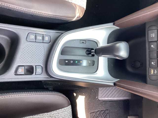 トヨタ ヤリスクロス ハイブリッド Z 岡山県 2021(令3)年 4.6万km ブラックマイカ/ホワイトパールクリスタルシャイン 2トーン 純正ナビ/フルセグTV/BT/全方位カメラ/ETC/ハーフレザーシート/パワーシート/Ｄ/Ｎシートヒーター/ハンドルヒーター/ドラレコ/純正18ＡＷ/LEDヘッドライト/オートライト/オートハイビーム/コーナーセンサー/衝突軽減ブレーキ/レーンキープアシスト/アダプティブクルーズコントロール/オートホールド/スマートキー/プッシュスタート