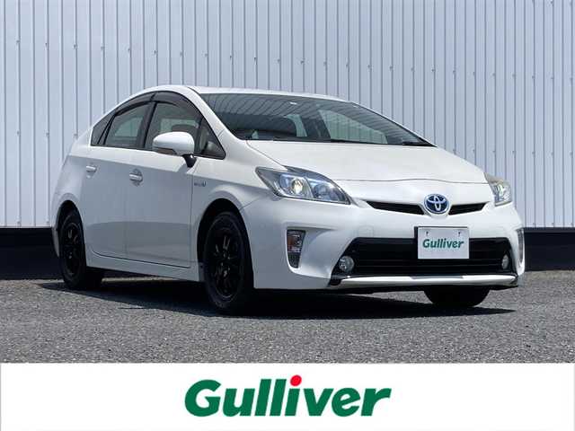 トヨタ プリウス S 千葉県 2015(平27)年 6.2万km ホワイトパールクリスタルシャイン 純正SDナビ/(TV BT CD FM AM)/バックカメラ/横滑り防止装置/ビルトインETC/アイドリングストップ/フォグランプ/オートライト/ウィンカーミラー/電動格納ミラー/純正15インチAW/シートリフター/プッシュスタート/スマートキー/フロアマット/ドアバイザー/スペアキー/取扱説明書/保証書